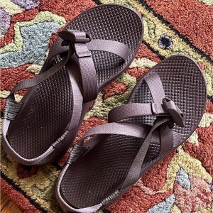 Women’s Chacos, peppercorn size 7